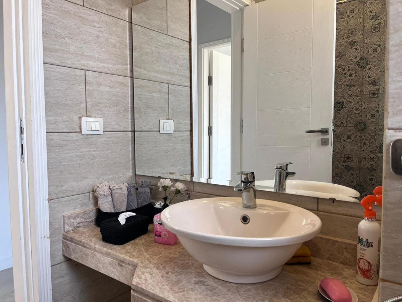 Luxury With Garden Apartment *